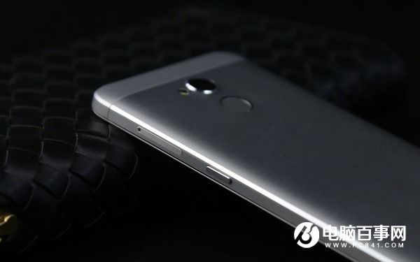 中兴Blade A2和A1哪个好？中兴Blade A2与A1区别对比